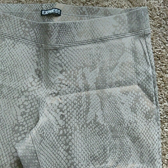 NWOT. Gold python print Express tights - Picture 3 of 4